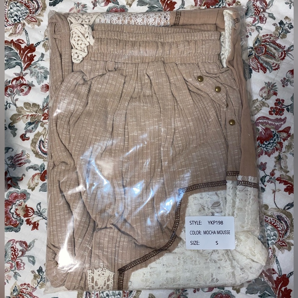 POL NWT Pattern Patchwork Detail Rib Knit Jogger Pants - Picture 4 of 5